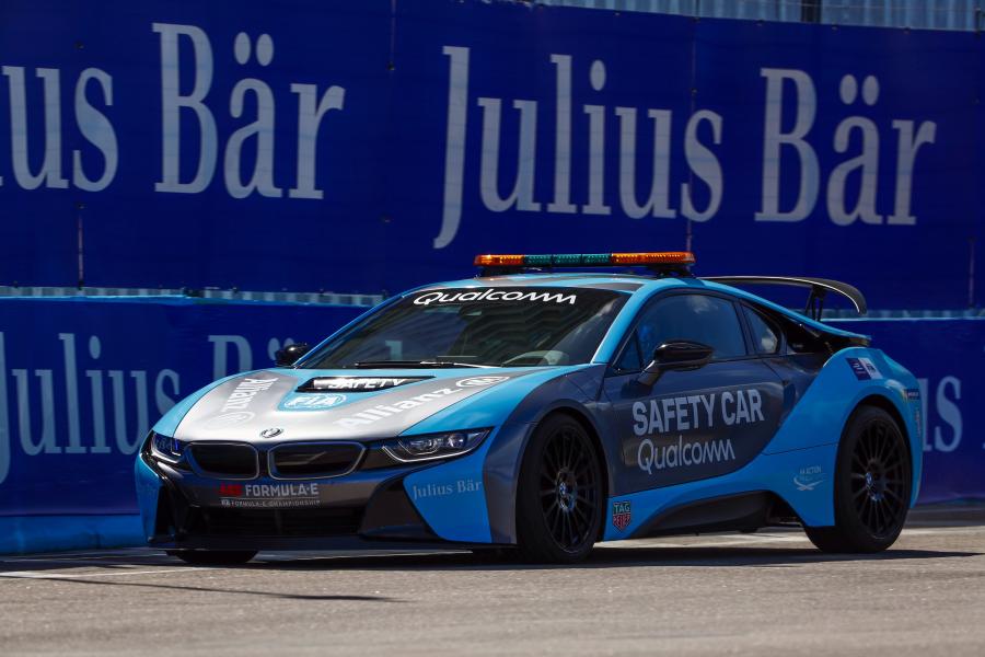  BMW i8 Formula E Safety Car (I12) 2018 года  (фото 3 из 15)